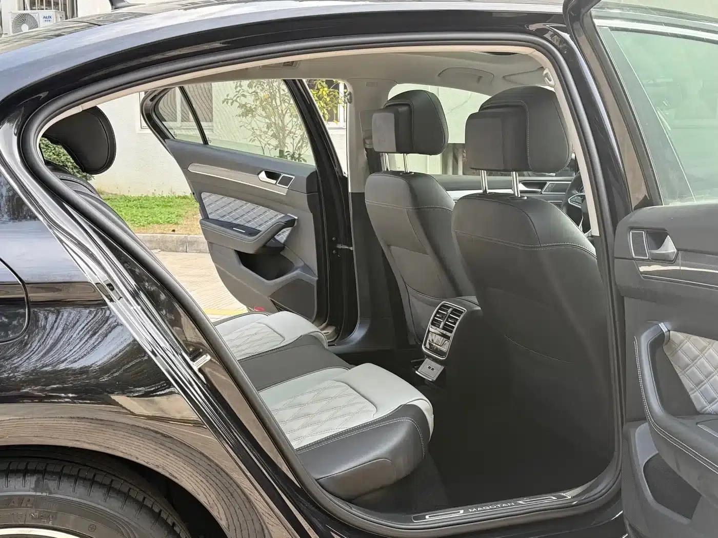 Volkswagen Magotan 2023 2 Millionth Unit Commemorative Edition 330TSI DSG Leading Model — миниатюра 9