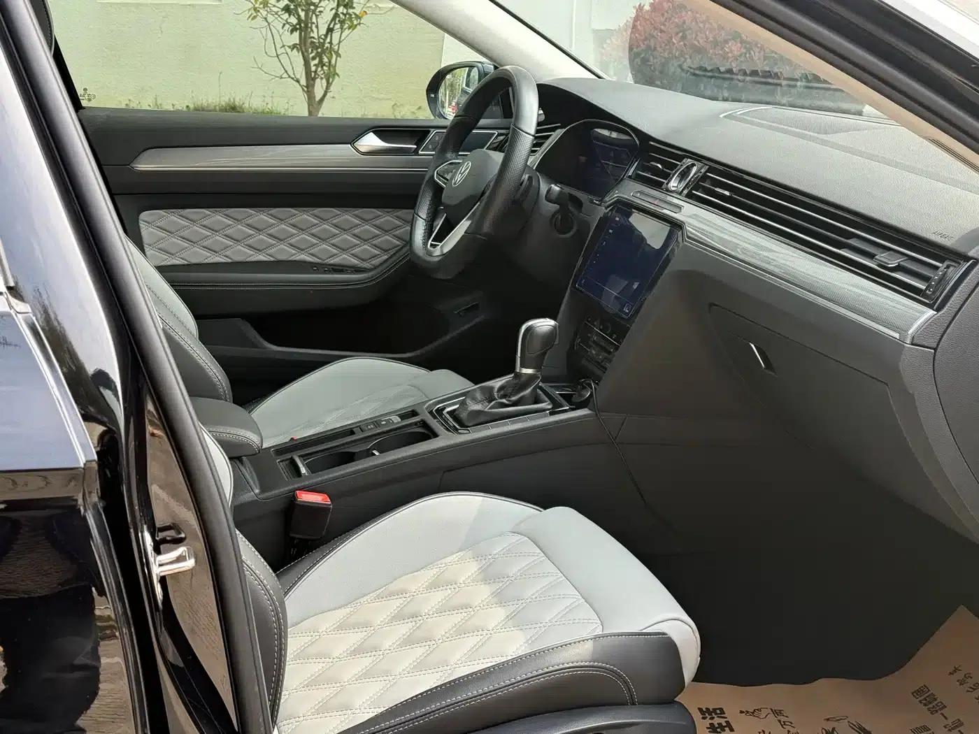 Volkswagen Magotan 2023 2 Millionth Unit Commemorative Edition 330TSI DSG Leading Model — миниатюра 10