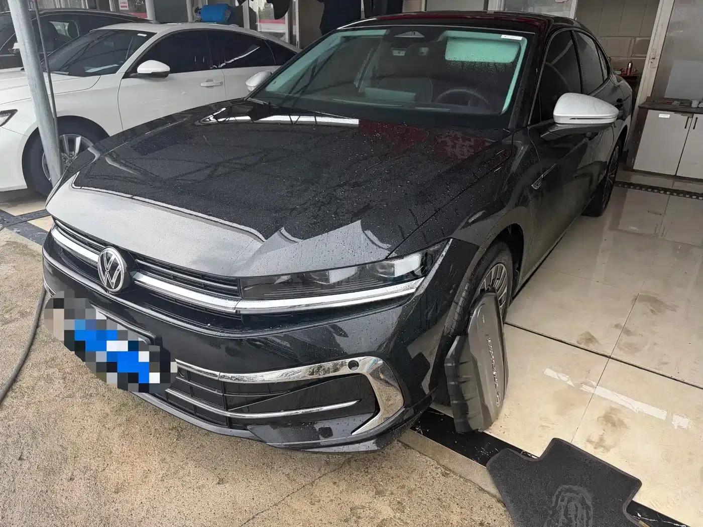 2024 Volkswagen Passat 380TSI DSG Premium Edition with Magotan Package — миниатюра 1