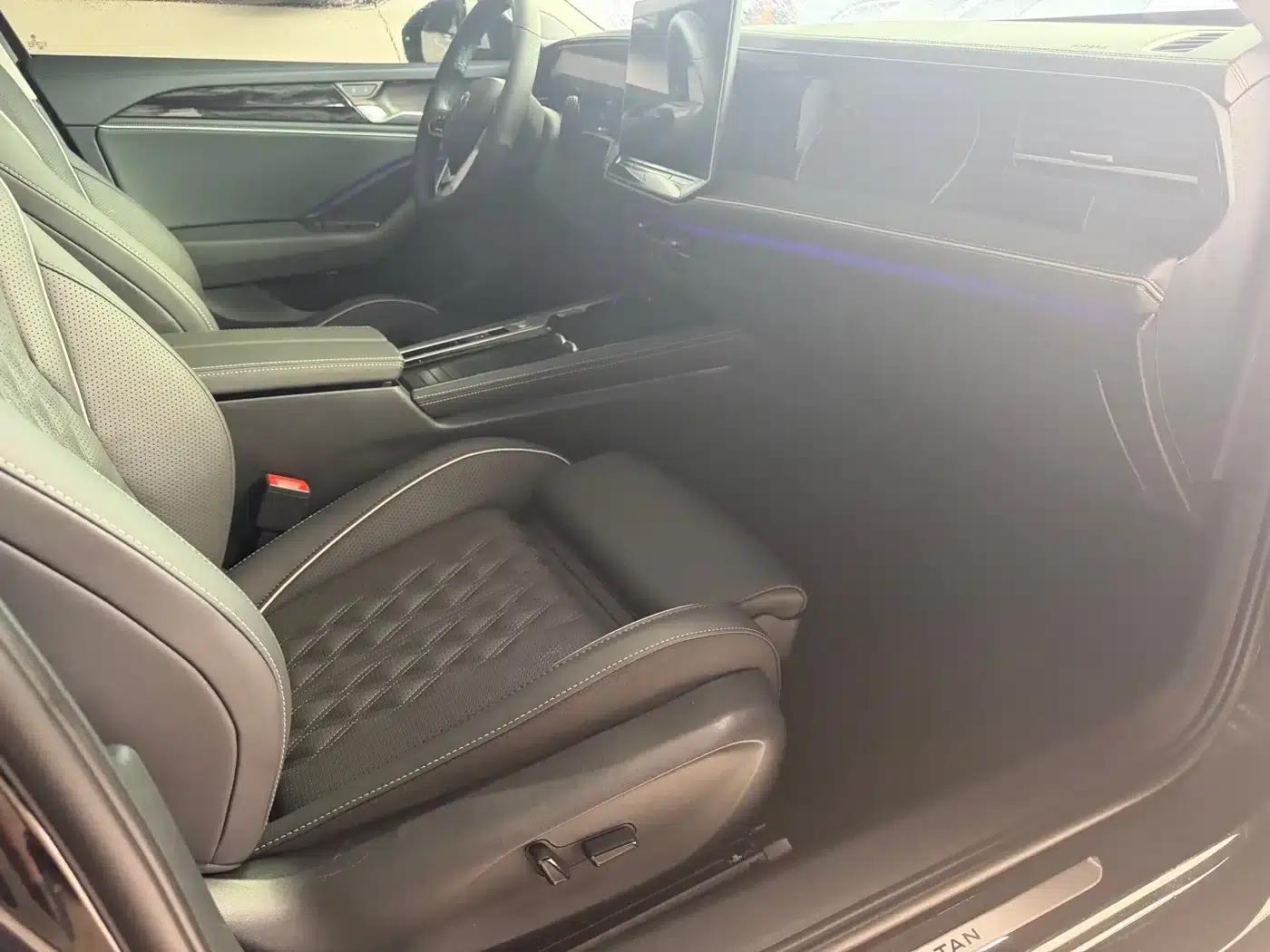 2024 Volkswagen Passat 380TSI DSG Premium Edition with Magotan Package — миниатюра 11