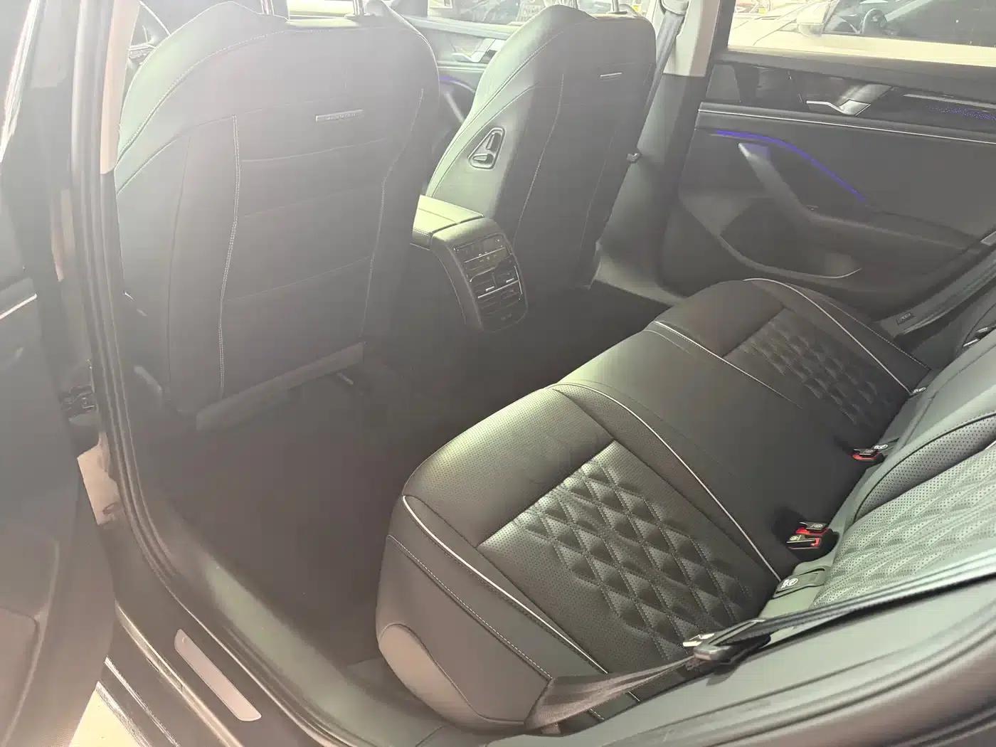 2024 Volkswagen Passat 380TSI DSG Premium Edition with Magotan Package — миниатюра 5