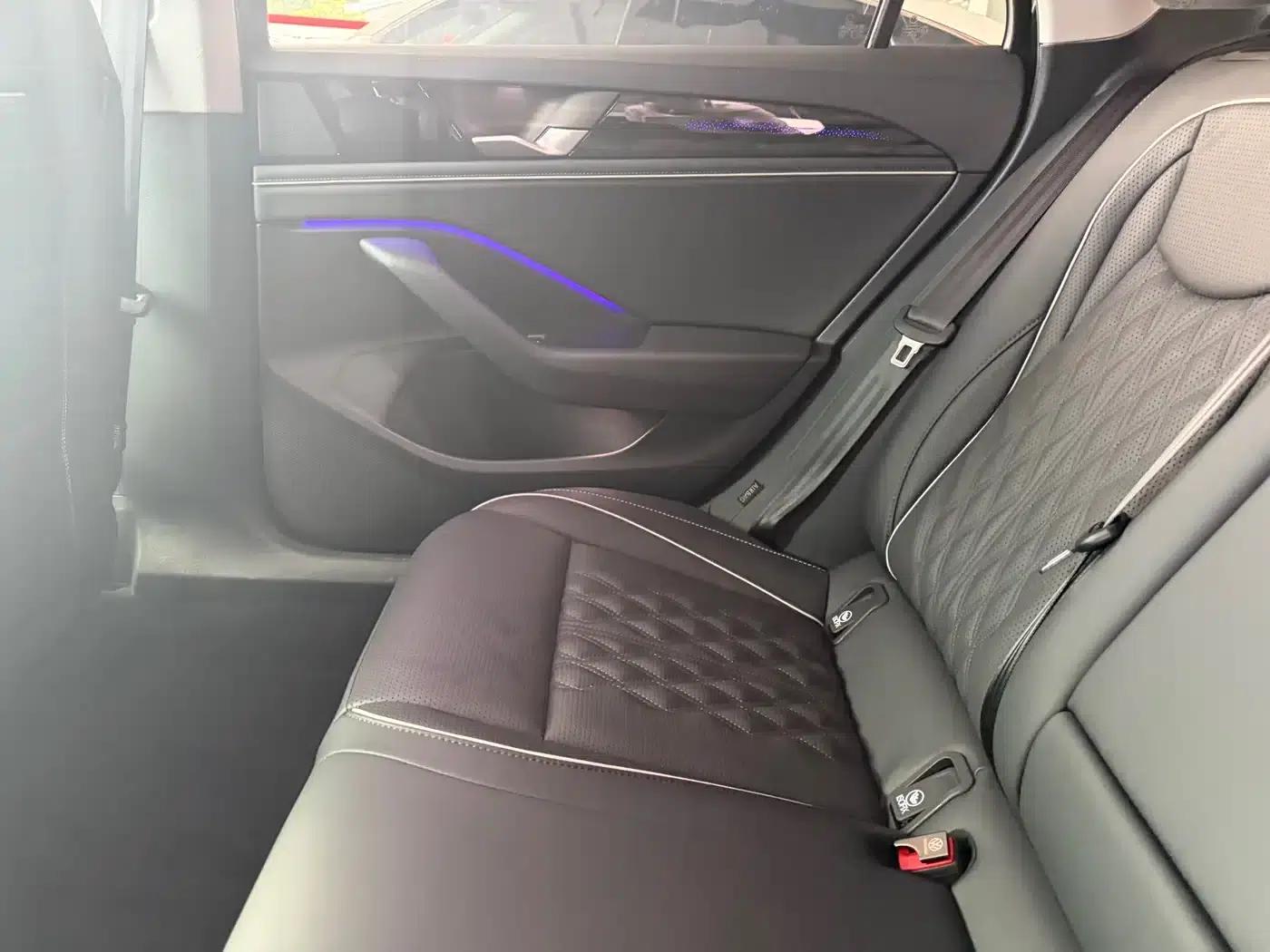 2024 Volkswagen Passat 380TSI DSG Premium Edition with Magotan Package — миниатюра 8