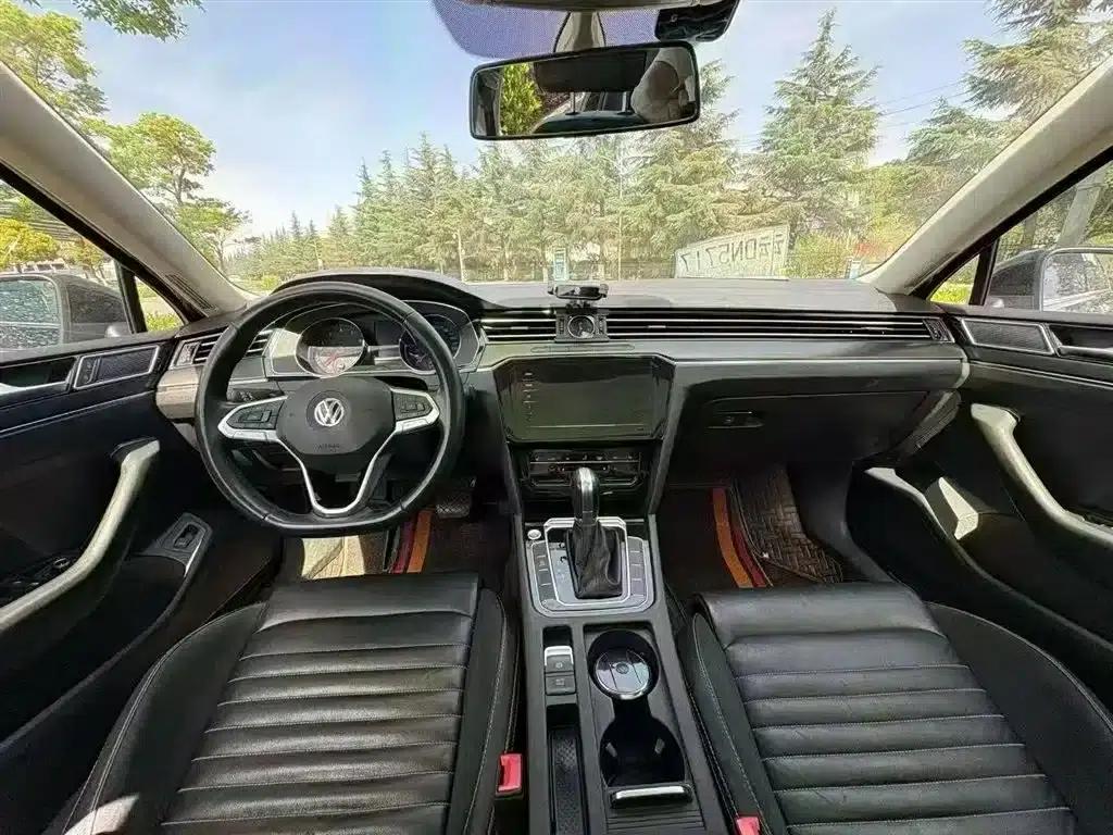 2020 Volkswagen Passat 330TSI DSG Leading Edition — миниатюра 4
