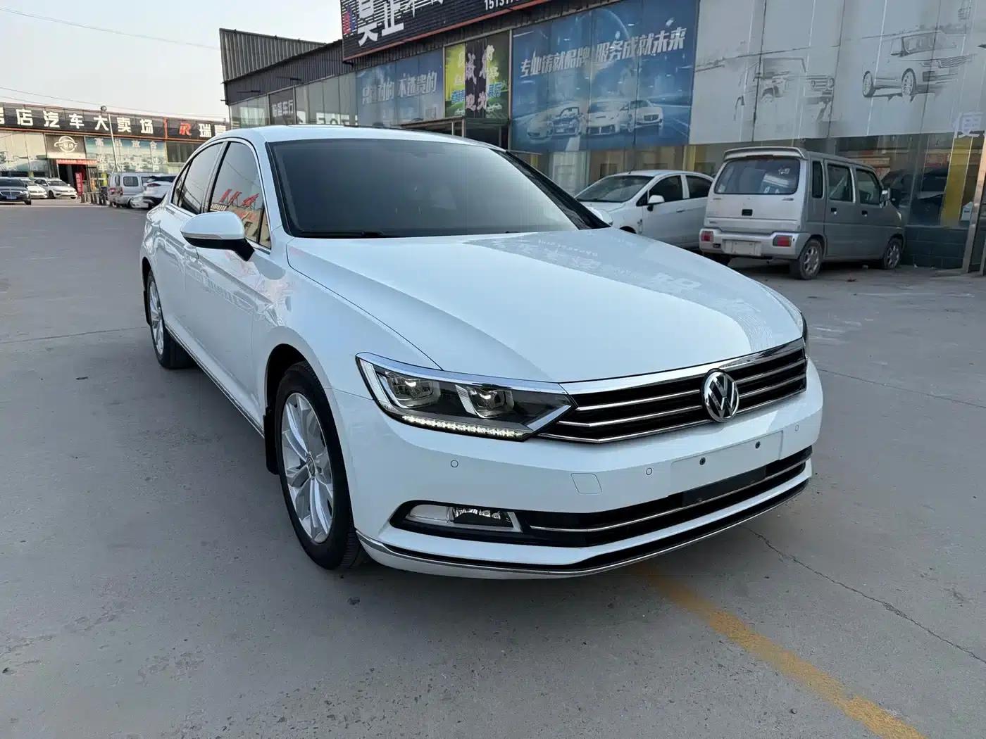2017 Volkswagen Passat 330TSI DSG Luxury — миниатюра 2