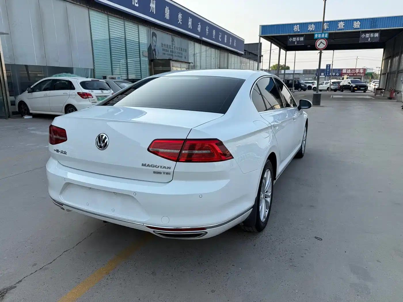 2017 Volkswagen Passat 330TSI DSG Luxury — миниатюра 6