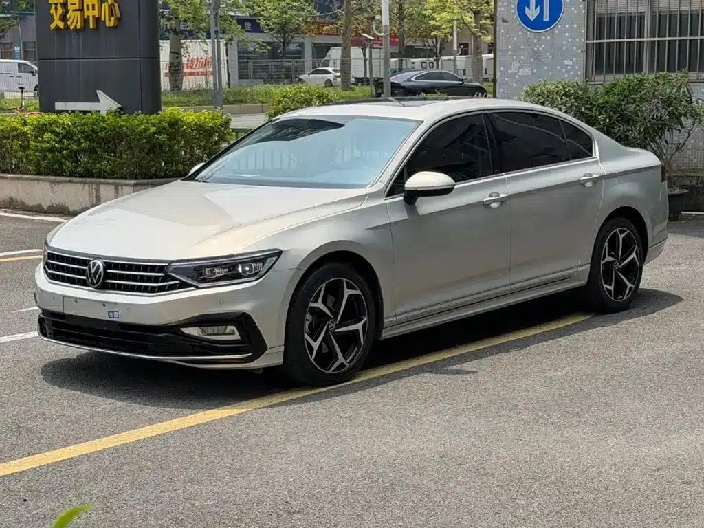 Volkswagen Magotan 2023 2 Millionth Unit Commemorative Edition 330TSI DSG Luxury — миниатюра 1