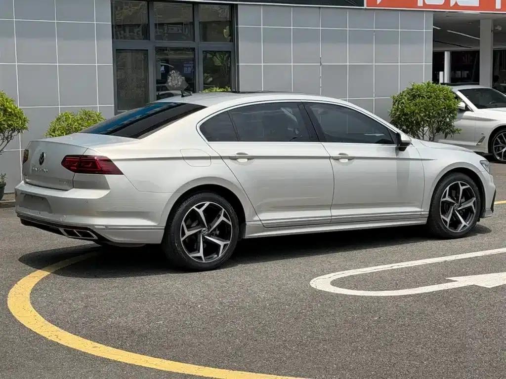Volkswagen Magotan 2023 2 Millionth Unit Commemorative Edition 330TSI DSG Luxury — миниатюра 11