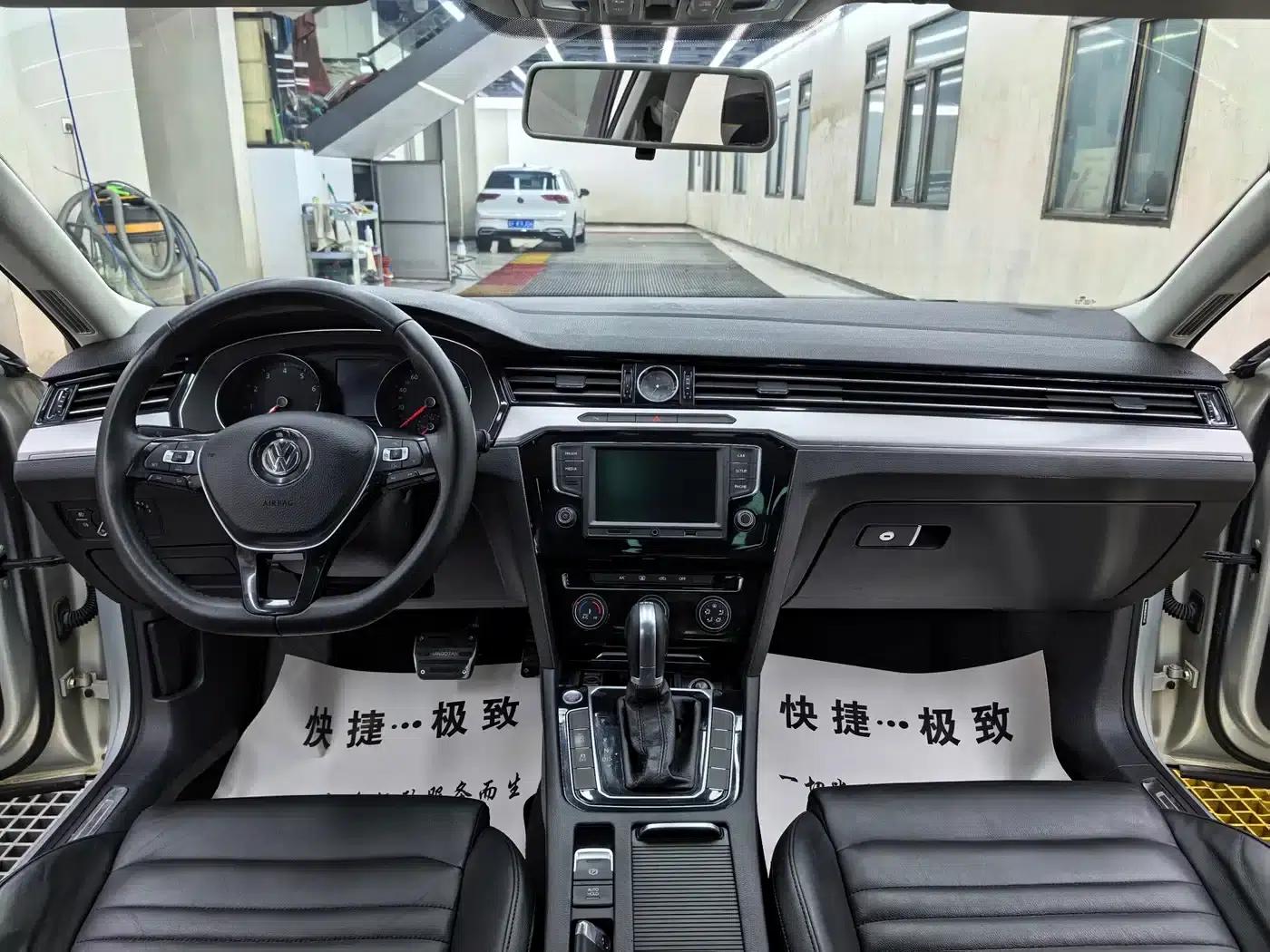 2017 Volkswagen Magotan 330TSI DSG Leading Edition — миниатюра 14