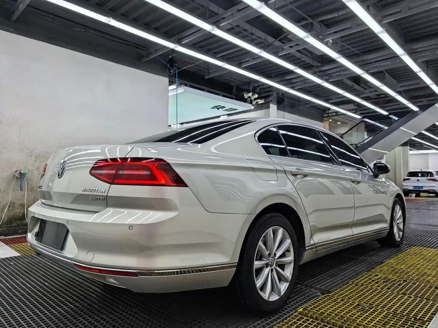 2017 Volkswagen Magotan 330TSI DSG Leading Edition — миниатюра 6