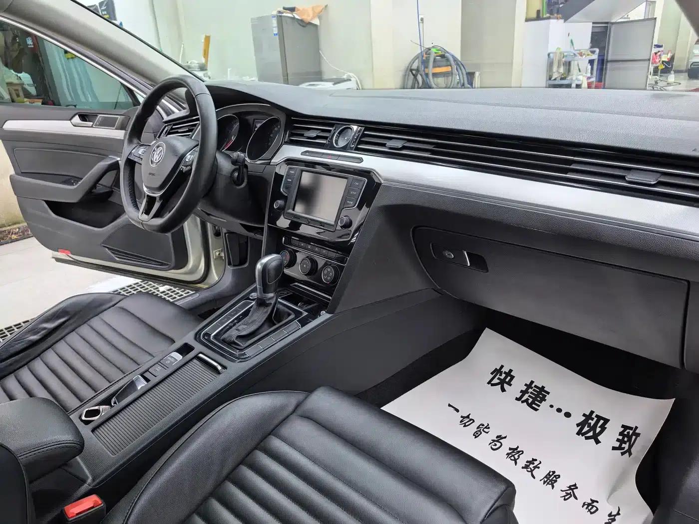 2017 Volkswagen Magotan 330TSI DSG Leading Edition — миниатюра 8