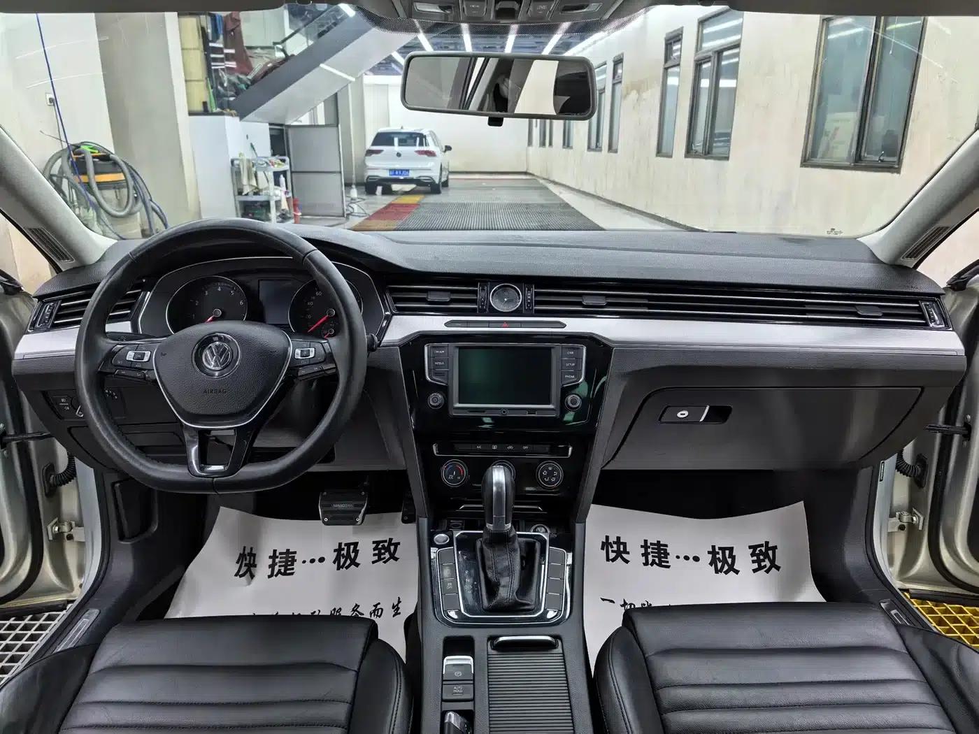 2017 Volkswagen Magotan 330TSI DSG Leading Edition — миниатюра 10
