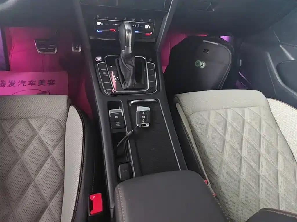 Volkswagen Magotan 2023 2 Millionth Unit Commemorative Edition 330TSI DSG Luxury — миниатюра 14