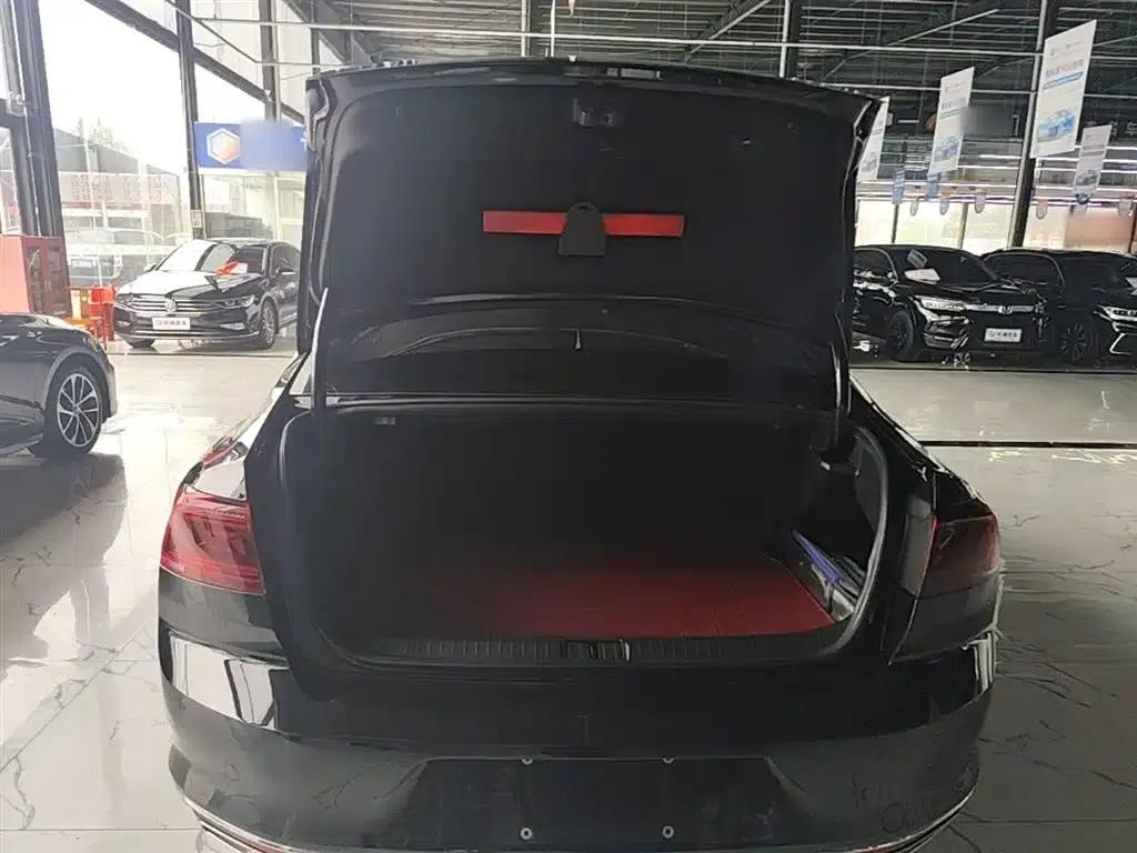 Volkswagen Magotan 2023 2 Millionth Unit Commemorative Edition 330TSI DSG Luxury — миниатюра 19