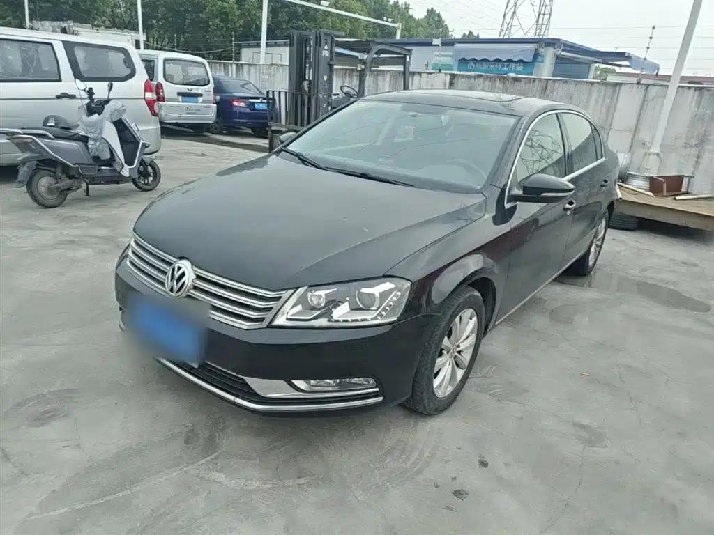 2015 Volkswagen Magotan Facelift 1.8TSI Luxury Model — миниатюра 1