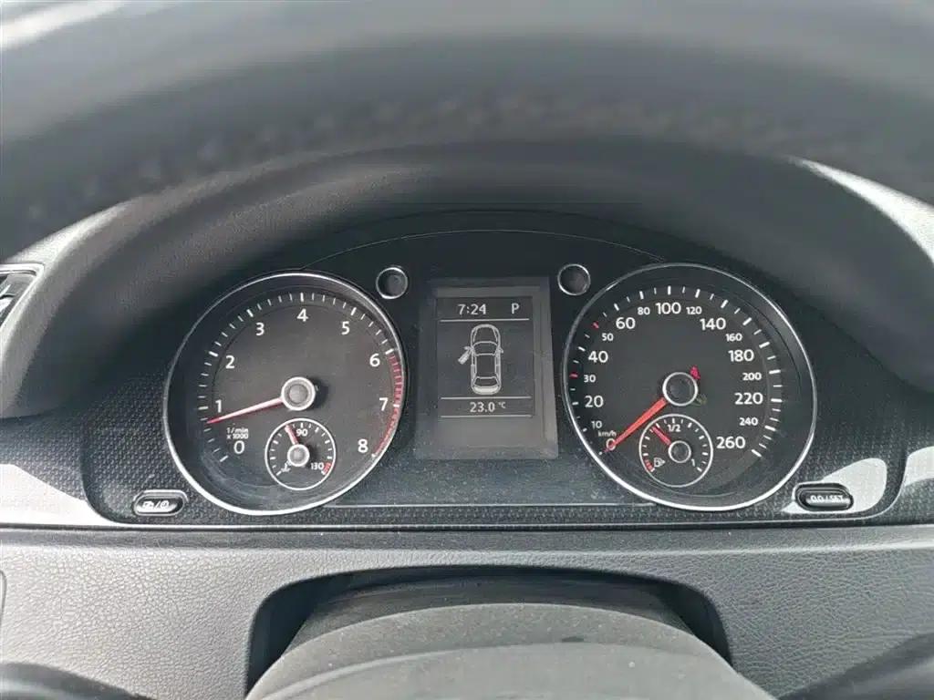 2015 Volkswagen Magotan Facelift 1.8TSI Luxury Model — миниатюра 4