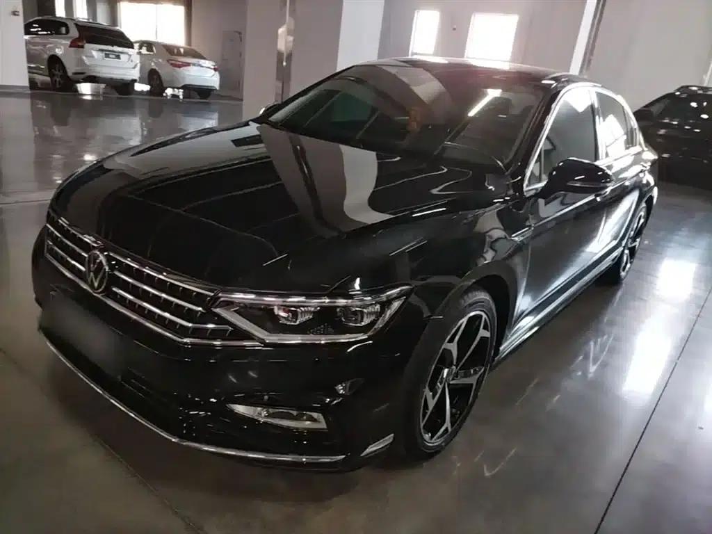 Volkswagen Magotan 2023 2 Millionth Unit Commemorative Edition 330TSI DSG Luxury — миниатюра 1