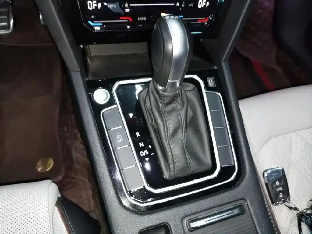 Volkswagen Magotan 2023 2 Millionth Unit Commemorative Edition 330TSI DSG Luxury — миниатюра 14