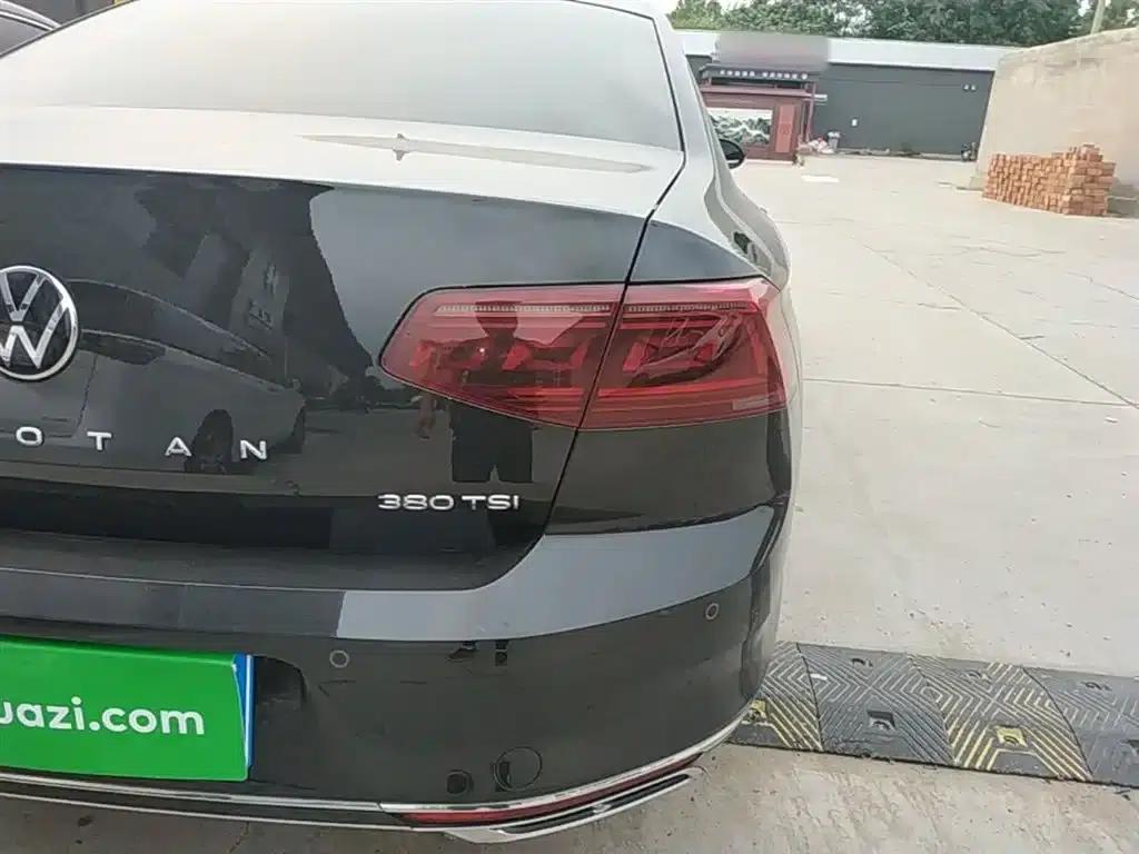 Volkswagen Magotan 2023 2 Millionth Unit Commemorative Edition 380TSI DSG Flagship Model — миниатюра 8