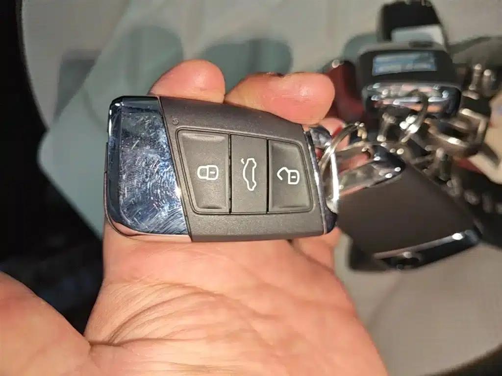 Volkswagen Magotan 2023 2 Millionth Unit Commemorative Edition 380TSI DSG Flagship Model — миниатюра 9
