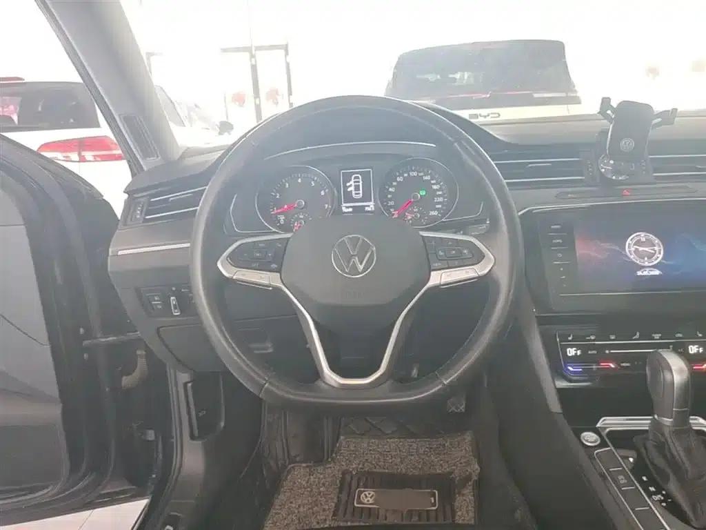 2020 Volkswagen Passat 330TSI DSG Leading Edition — миниатюра 11