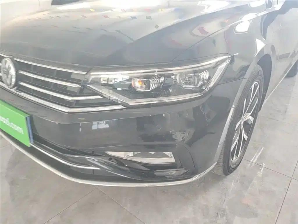 2020 Volkswagen Passat 330TSI DSG Leading Edition — миниатюра 24