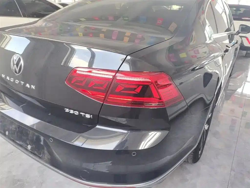 2020 Volkswagen Passat 330TSI DSG Leading Edition — миниатюра 8