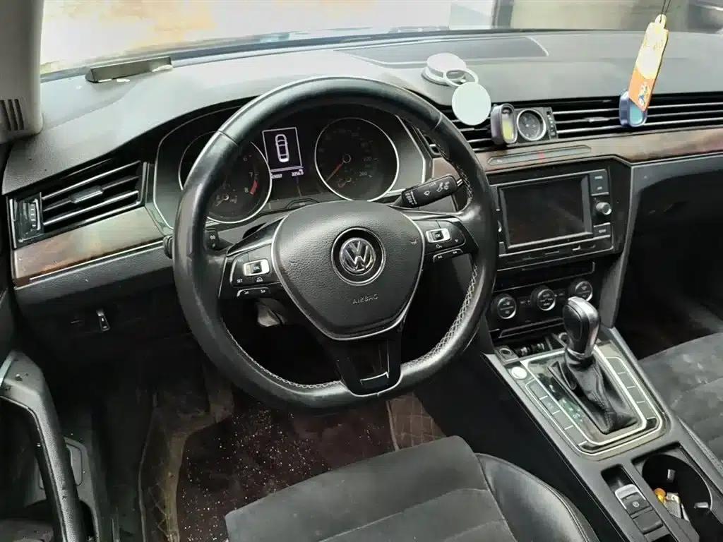 2018 Volkswagen Magotan 330TSI DSG Luxury — миниатюра 3