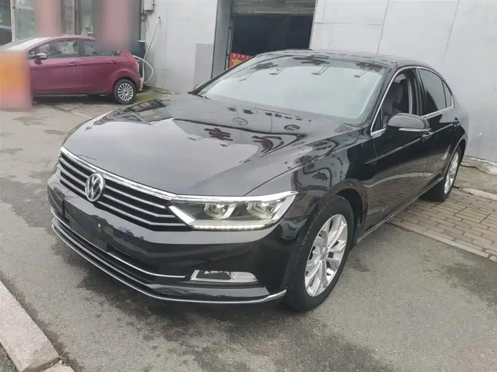 2017 Volkswagen Passat 330TSI DSG Luxury — миниатюра 2