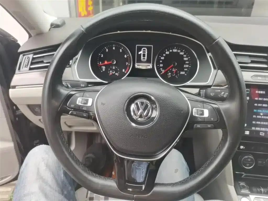 2017 Volkswagen Passat 330TSI DSG Luxury — миниатюра 11