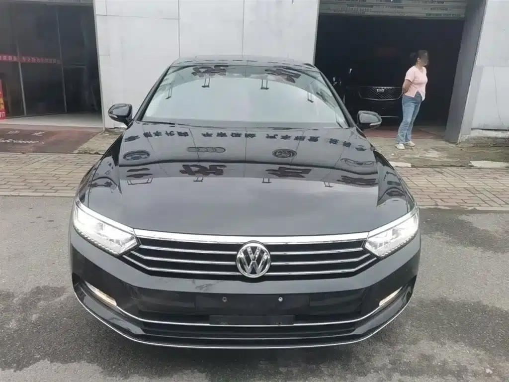 2017 Volkswagen Passat 330TSI DSG Luxury — миниатюра 3