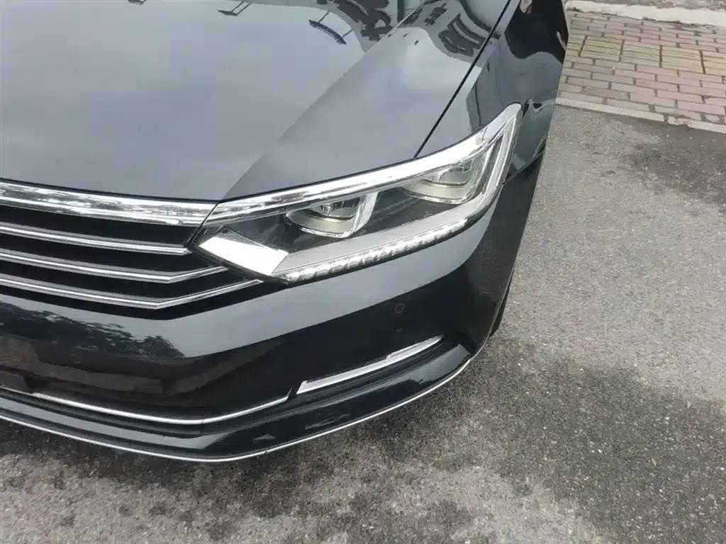 2017 Volkswagen Passat 330TSI DSG Luxury — миниатюра 24