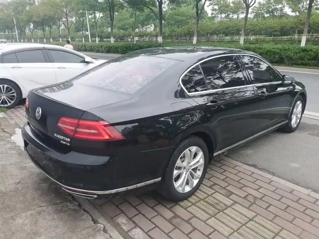 2017 Volkswagen Passat 330TSI DSG Luxury — миниатюра 7