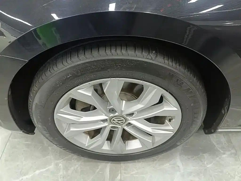 2018 Volkswagen Magotan Facelift 380TSI DSG Luxury Model — миниатюра 23