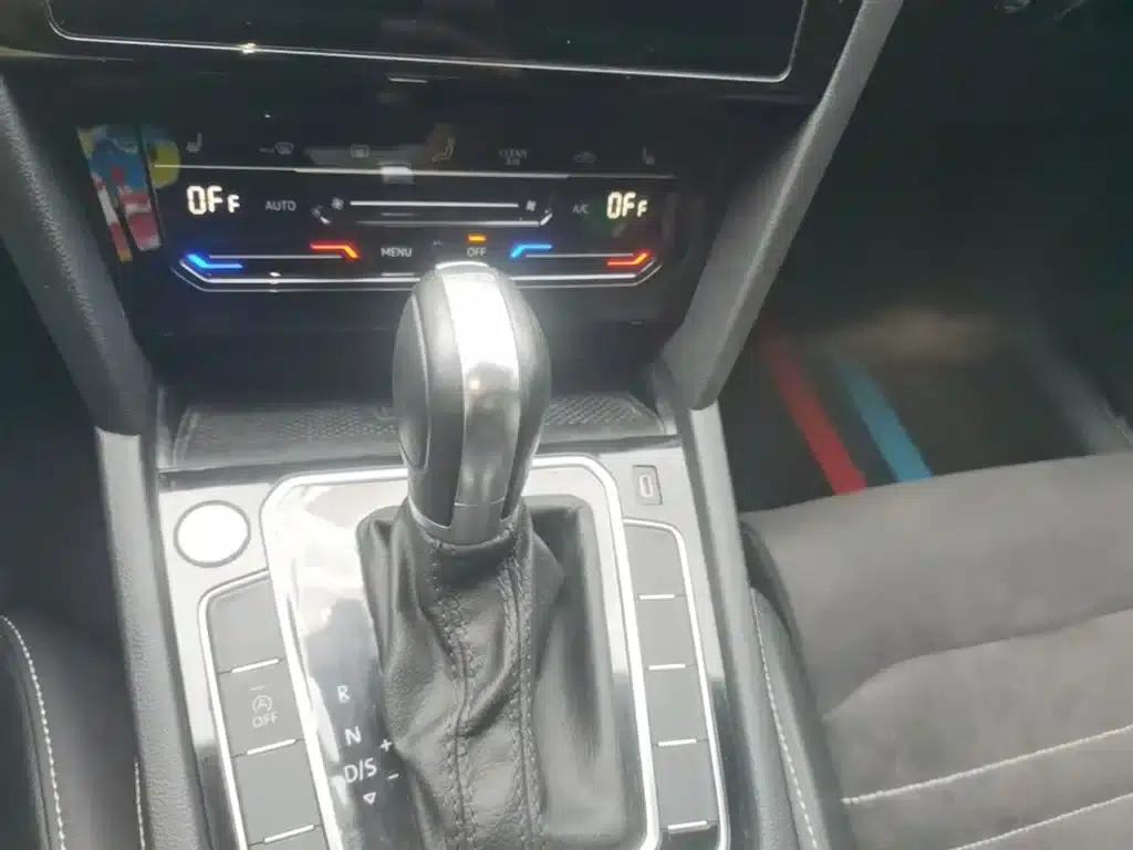 2020 Volkswagen Passat 330TSI DSG Luxury — миниатюра 14