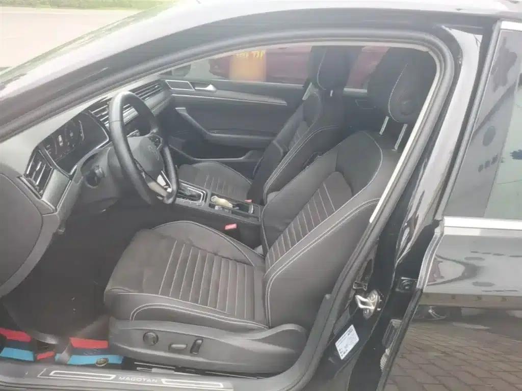 2020 Volkswagen Passat 330TSI DSG Luxury — миниатюра 15