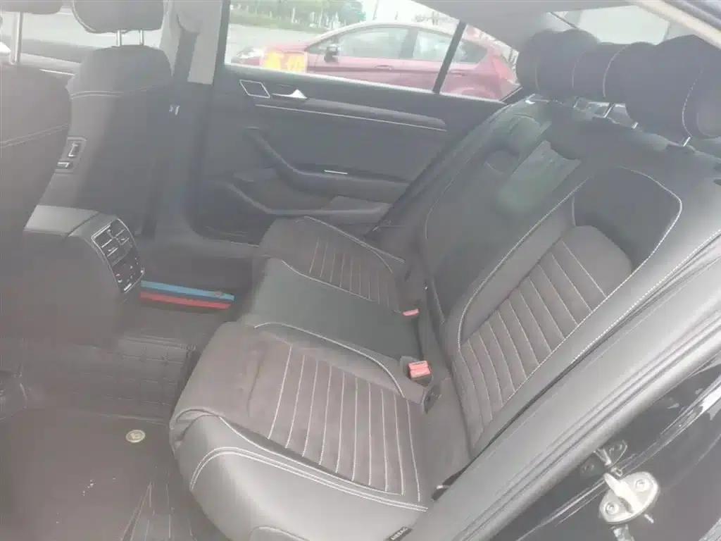 2020 Volkswagen Passat 330TSI DSG Luxury — миниатюра 17