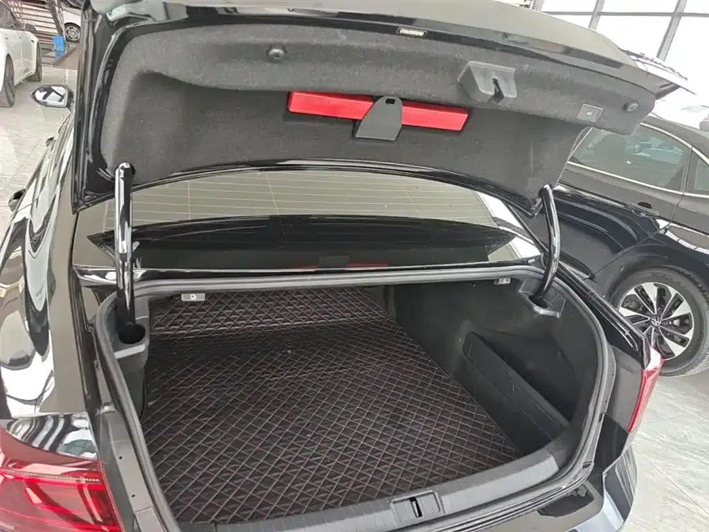 Volkswagen Magotan 2023 2 Millionth Unit Commemorative Edition 330TSI DSG Luxury — миниатюра 19