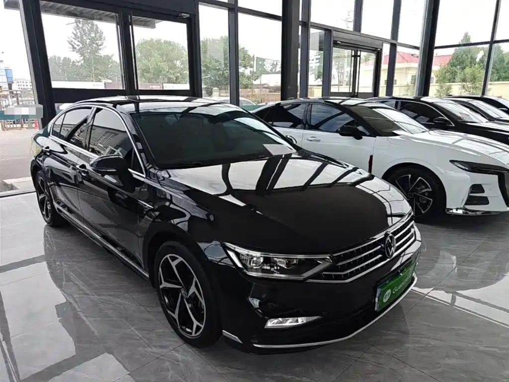 Volkswagen Magotan 2023 2 Millionth Unit Commemorative Edition 330TSI DSG Luxury — миниатюра 4