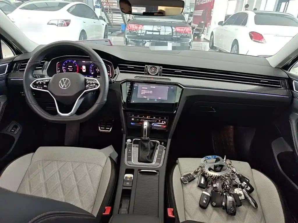 Volkswagen Magotan 2023 2 Millionth Unit Commemorative Edition 330TSI DSG Luxury — миниатюра 10