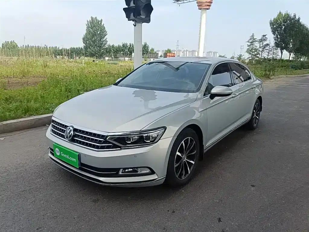 2017 Volkswagen Magotan 330TSI DSG Leading Edition — миниатюра 1
