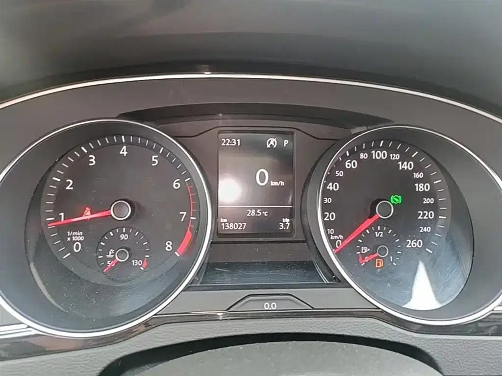 2017 Volkswagen Magotan 330TSI DSG Leading Edition — миниатюра 12