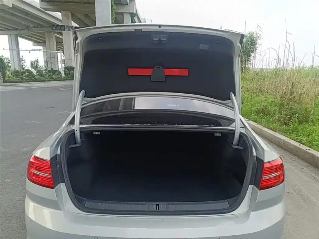 2017 Volkswagen Magotan 330TSI DSG Leading Edition — миниатюра 19