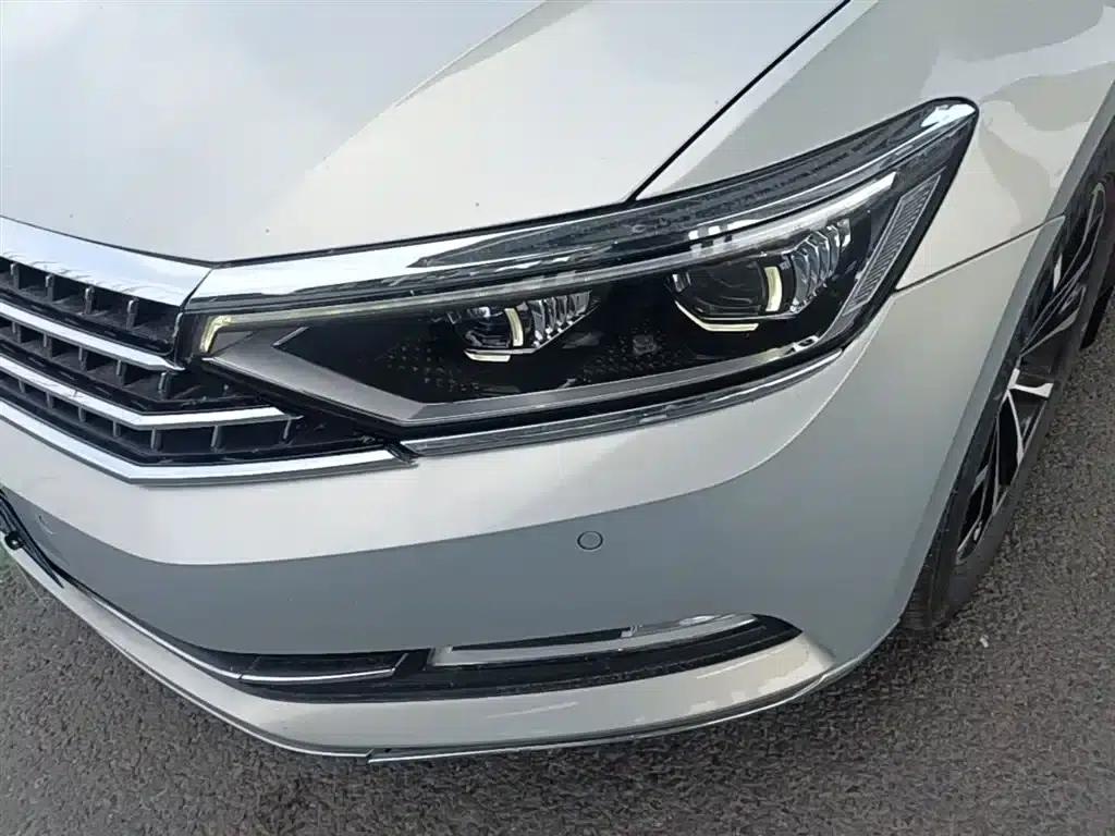 2017 Volkswagen Magotan 330TSI DSG Leading Edition — миниатюра 24