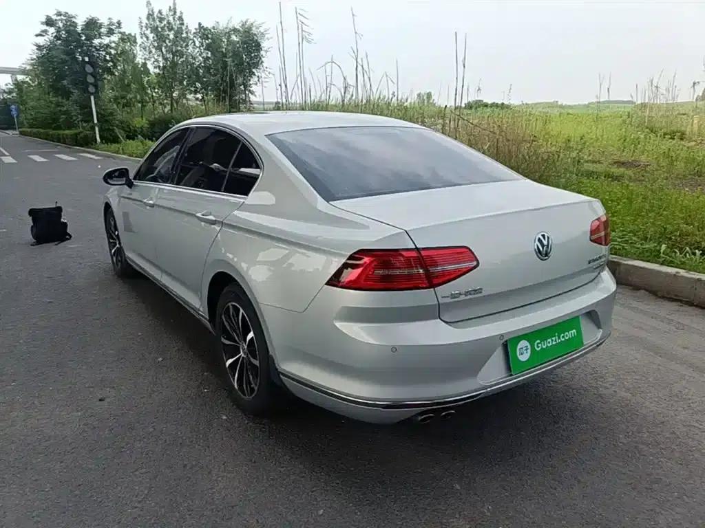 2017 Volkswagen Magotan 330TSI DSG Leading Edition — миниатюра 5