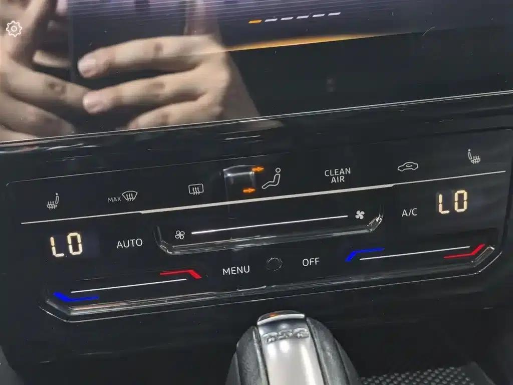 2020 Volkswagen Passat 330TSI DSG Luxury — миниатюра 2