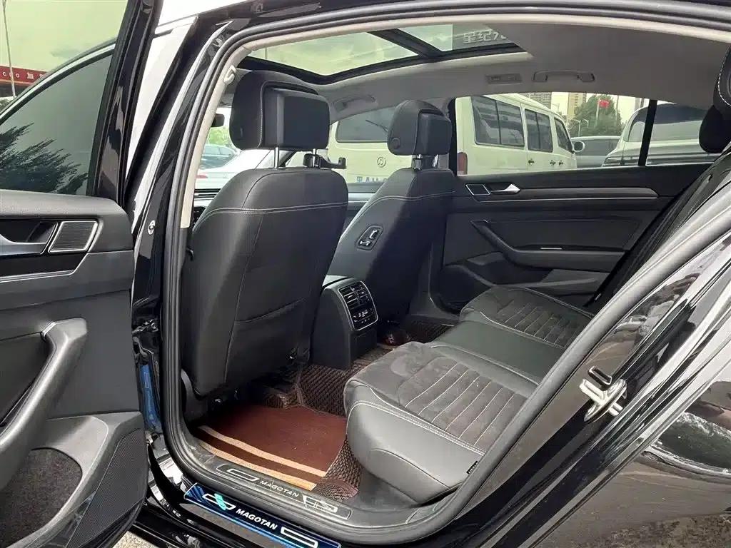 2020 Volkswagen Passat 330TSI DSG Luxury — миниатюра 11