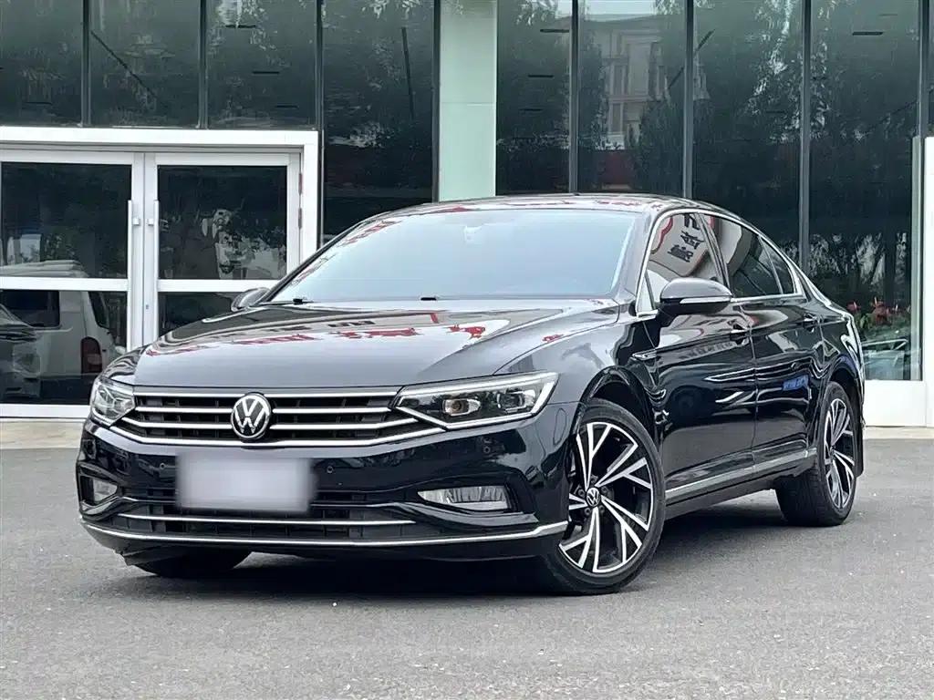 2020 Volkswagen Passat 330TSI DSG Luxury — миниатюра 3
