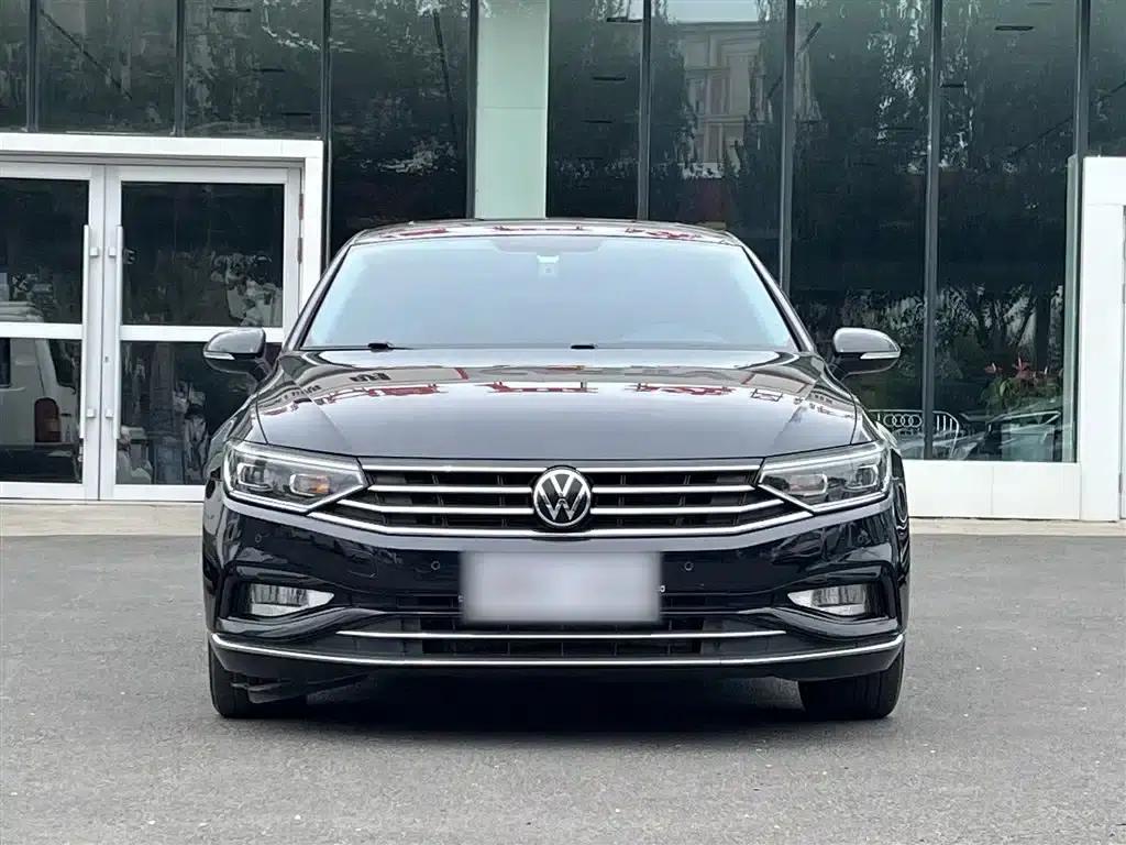 2020 Volkswagen Passat 330TSI DSG Luxury — миниатюра 4