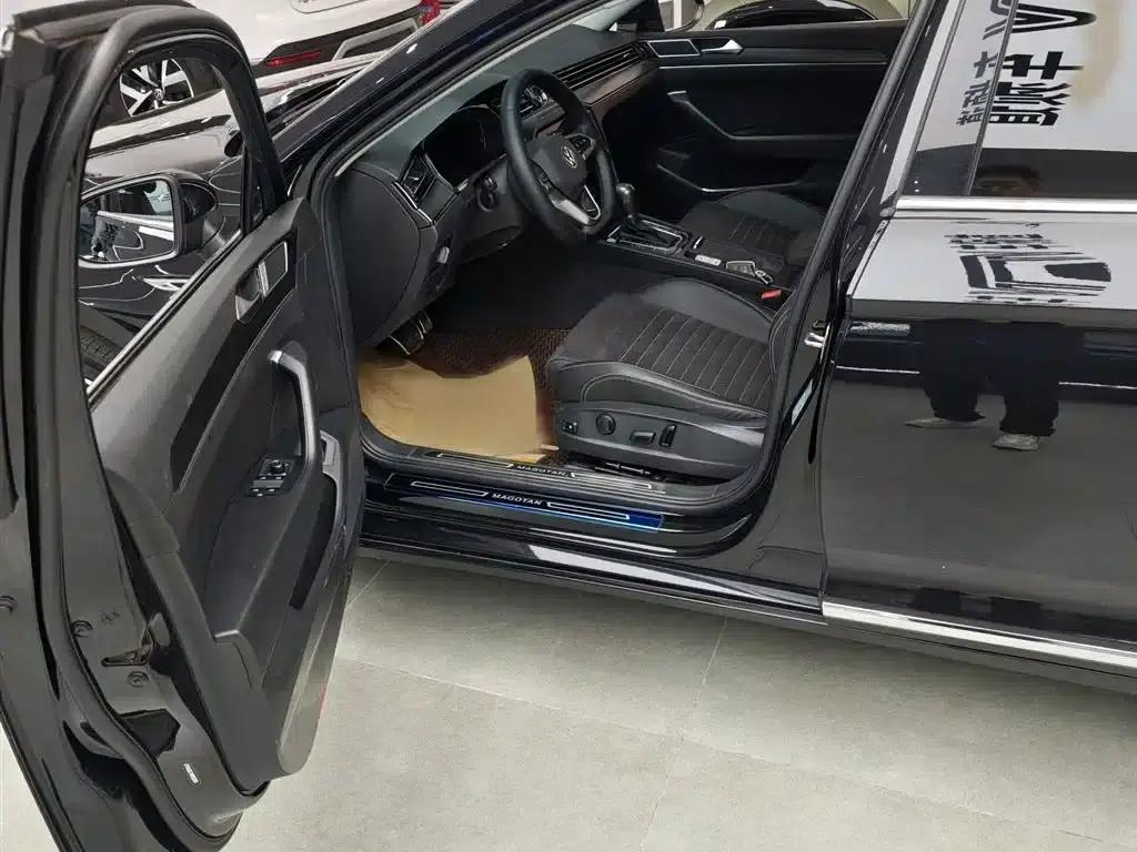 2020 Volkswagen Passat 330TSI DSG Luxury — миниатюра 7