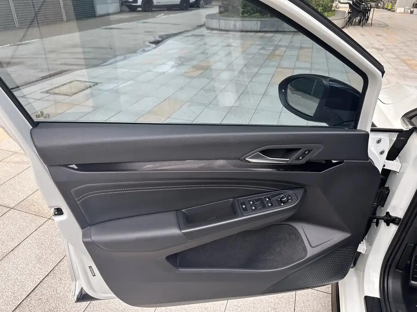 2023 Golf Facelift 280TSI DSG R-Line Lite — миниатюра 5